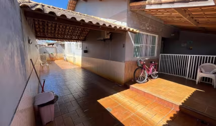 Andreia Sales vende casa no bairro Atantico!