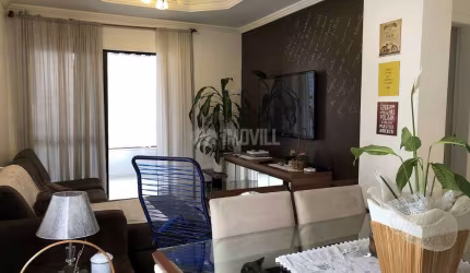 AMPLO APARTAMENTO COM 02 SUÍTES MAIS 01 DORMITÓRIO E 01 VAGA SEMI-MOBILIADO EM RUA RETA AO MAR NO CENTRO.