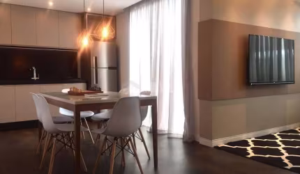 LINDO SOBRADO TRIPLEX ALTO PADRÃO COM PISCINA NO CENTRO DE BALNEÁRIO CAMBORIÚ