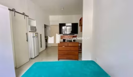 Kitnet à venda em Botafogo, Rio de Janeiro, quarto, banheiro, cozinha; reformado, mobiliado; porcelanato; 30m². Pronto para morar. Próximo ao metrô.