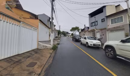 CASA DUPLEX COM 3 QUARTOS SENDO 1 SUÍTE A VENDA NO BAIRRO JARDIM VITÓRIA EM MACAÉ