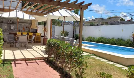Linda casa com 4 quartos em Buraquinho