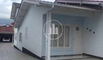 Casa 4 Dormitórios, Sendo 1 Suíte