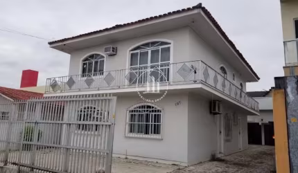 Casa em Forquilhinhas - São José