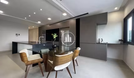 Casa 4 Quartos com 2 Suítes e 400m² - Centro