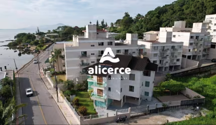 Casa à venda com 6 quartos 2 suítes, 370m² em Ponta de Baixo São José