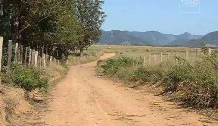 Sitio com 2 piscinas em Corrego do Sete