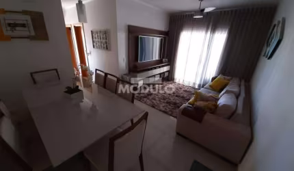 APARTAMENTO à venda, 3 quartos, 1 suíte, 2 vagas, Santa Mônica - Uberlândia/MG