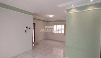 CASA RESIDENCIAL à venda, 3 quartos, 1 suíte, 2 vagas, JARDIM DAS PALMEIRAS - Uberlândia/MG