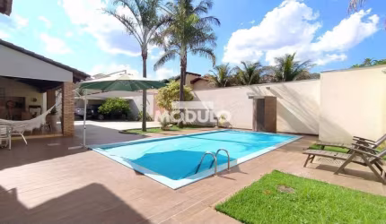Exelente Casa com Fino Acabamento No Jardim Karaiba