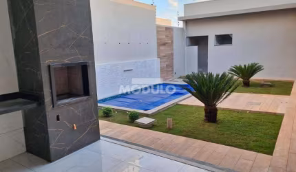 Exelente Casa com Fino Acabamento em Grand Ville