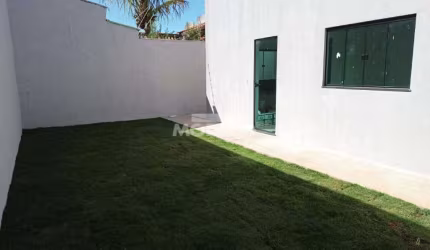 CASA RESIDENCIAL à venda, 3 quartos, 1 suíte, 2 vagas, JARDIM HOLANDA - Uberlândia/MG