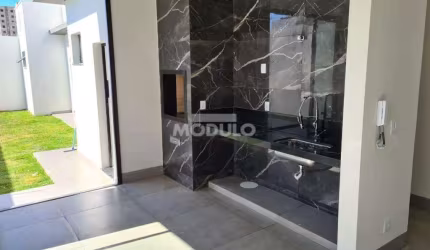 Exelente Casa com Fino Acabamento em Grand Ville