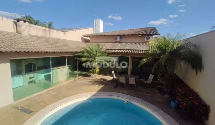 CASA RESIDENCIAL à venda, 3 quartos, 2 suítes, 4 vagas, JARDIM COLINA - Uberlândia/MG