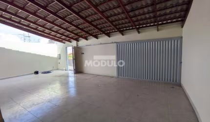 CASA RESIDENCIAL à venda, 3 quartos, 2 suítes, 3 vagas, Santa Rosa - Uberlândia/MG