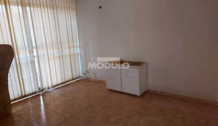 CASA RESIDENCIAL à venda, 3 quartos, 2 suítes, CENTRO - Uberlândia/MG