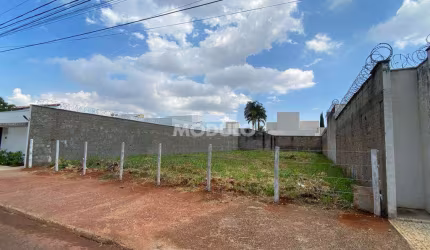 Ótimo Terreno para construir na Jardim Karaíba