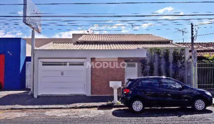 Casa residencial para locação no Bairro Osvaldo Rezende