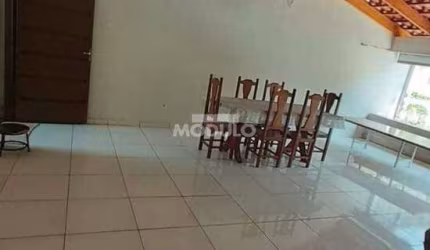 CASA COMERCIAL / RESIDENCIAL à venda, 3 quartos, 2 vagas, Presidente Roosevelt - Uberlândia/MG