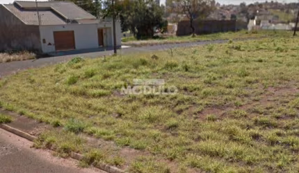 Excelente terreno de esquina no Jardim Inconfidençia