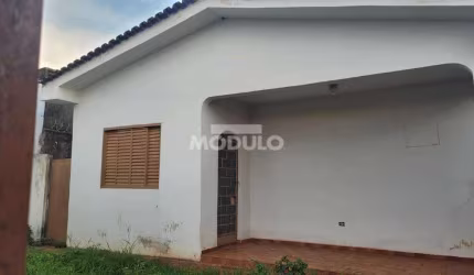 CASA COMERCIAL / RESIDENCIAL à venda, 2 quartos, 2 vagas, ALTO UMUARAMA - Uberlândia/MG