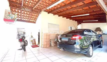 Oportunidade Única: Linda Casa com 3 Quartos, Suíte, Varanda Gourmet e Excelente Localização!