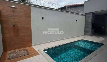 Casa Jardim Patricia Sala pé direito duplo , 3 quartos, suite, varanda gourmet , 150 M privativo