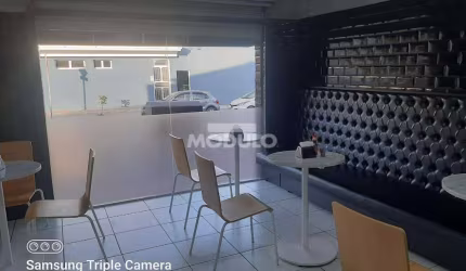 Excelente ponto comercil com 3 casas no Jd Patricia