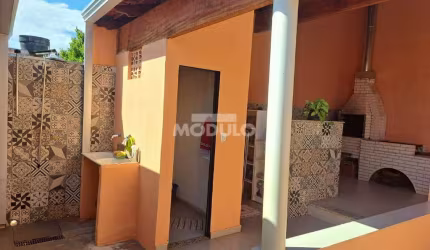 Terreno de 420m² com 2 casas a venda Custodio Pereira