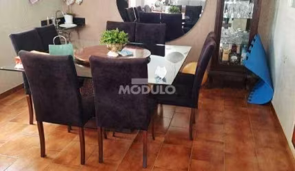 CASA RESIDENCIAL à venda, 3 quartos, 2 suítes, 4 vagas, Vigilato Pereira - Uberlândia/MG