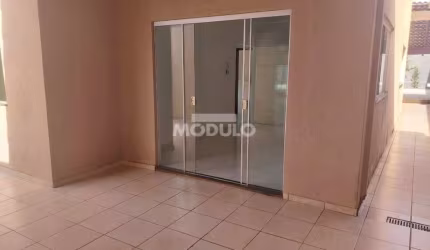 Casa à venda com 2 quartos e 2 vagas - Jardim Europa Uberlândia/MG