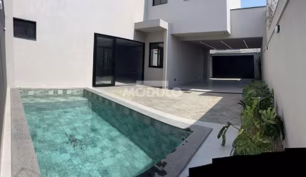 CASA RESIDENCIAL à venda, 3 quartos, 3 suítes, CIDADE JARDIM - Uberlândia/MG