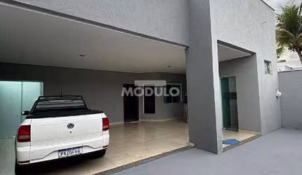 Casa residencial para locação, bairro Granada com 3 quartos