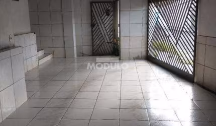 CASA RESIDENCIAL à venda, 3 quartos, 2 suítes, 2 vagas, BOM JESUS - Uberlândia/MG