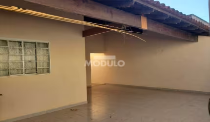 CASA RESIDENCIAL à venda, 3 quartos, 1 suíte, 3 vagas, ALTO UMUARAMA - Uberlândia/MG