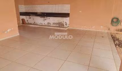 CASA RESIDENCIAL à venda, 3 quartos, 1 suíte, 4 vagas, UMUARAMA - Uberlândia/MG