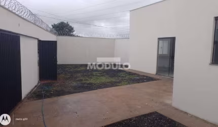 CASA RESIDENCIAL à venda, 2 quartos, 2 vagas, JARDIM CANAA - Uberlândia/MG