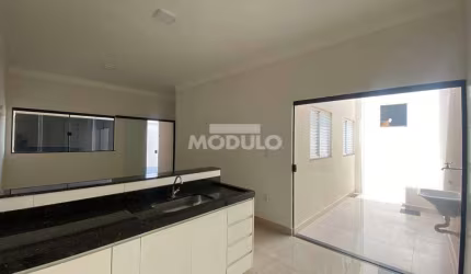 Casa residencial para locação Bairro Santa Rosa com 3 quartos