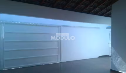 Casa residencial para locação bairro Alto Umuarama com 3 quartos
