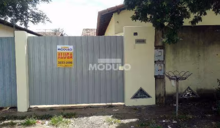 Casa residencial para locação, bairro Pacaembu com 3 quartos