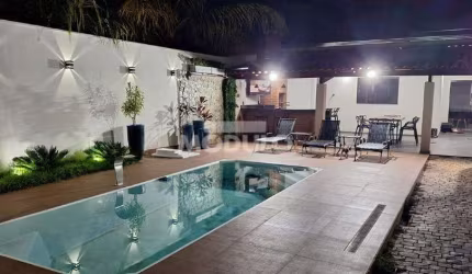 Casa Roosevelt com 3 quartos, 3 banheiros espaço gourmet completo com piscina