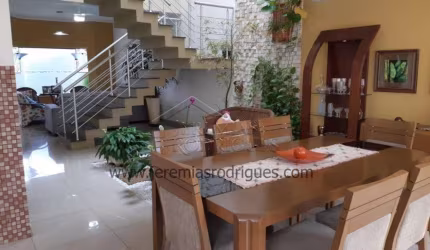 Casa com 4 quartos, 258 m², à venda por R$ 1.100.000- Campos do Conde III - Tremembé/SP