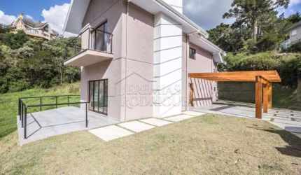 Casa com 4 dormitórios à venda, 360 m² - Horto Florestal - Campos do Jordão/SP