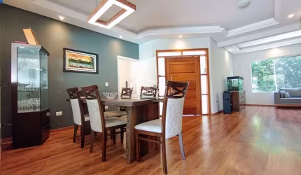 Casa à venda com 3 suítes no Condomínio Reserva dos Lagos em Pindamonhangaba/SP.