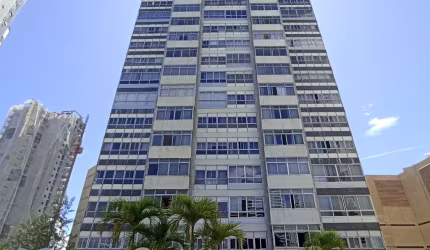 Lindo Apartamento a venda na Barra com 4/4 a 200 m do mar