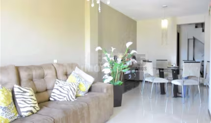 Casa à venda com 7 quartos no bairro Agrônomica em Florianópolis.