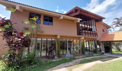 Chácara 2900m2 Casa Duplex 811m2 8 Dorms 3 Suítes, 10 Banheiros, Salas, Cozinhas, Área Gourmet c/Churrasqueira, Fogão e Forno a Lenha, Piscina, Lareir