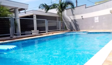 Salão de Eventos 227m2 2 Doms, Área Gourmet, Cozinha, Sala, 1 Banheiro social, 02 lavabos, 02 banheiros PCD com ducha, Piscina, Terreno 440m2, Habites