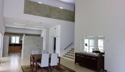Casa Duplex 400m2, 4 Dormitórios, 2 Suítes Sendo Uma Master, Lazer Completo, Lareira, Moveis Planejados, Ótima Localização