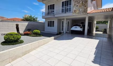 Casa para Venda em Palhoça, Centro, 3 dormitórios, 1 suíte, 4 banheiros, 2 vagas